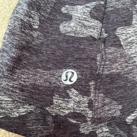 Lululemon women’s top - Picture 5 of 5